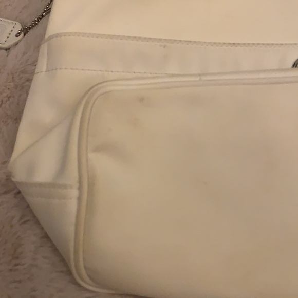 Coach White canvas shoulder bag with leather trim. - Picture 6 of 9